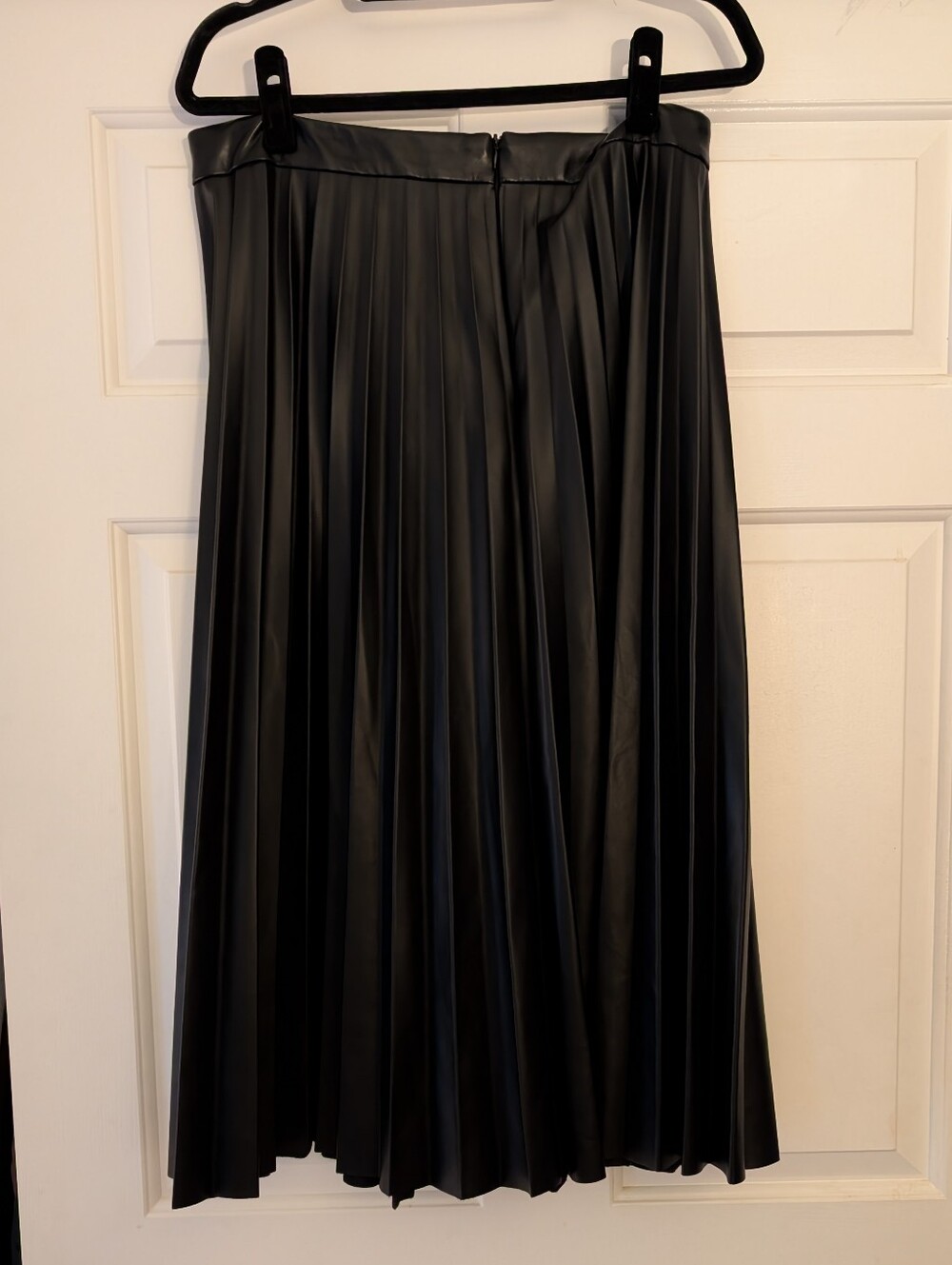Pleated Pleather midi Skirt